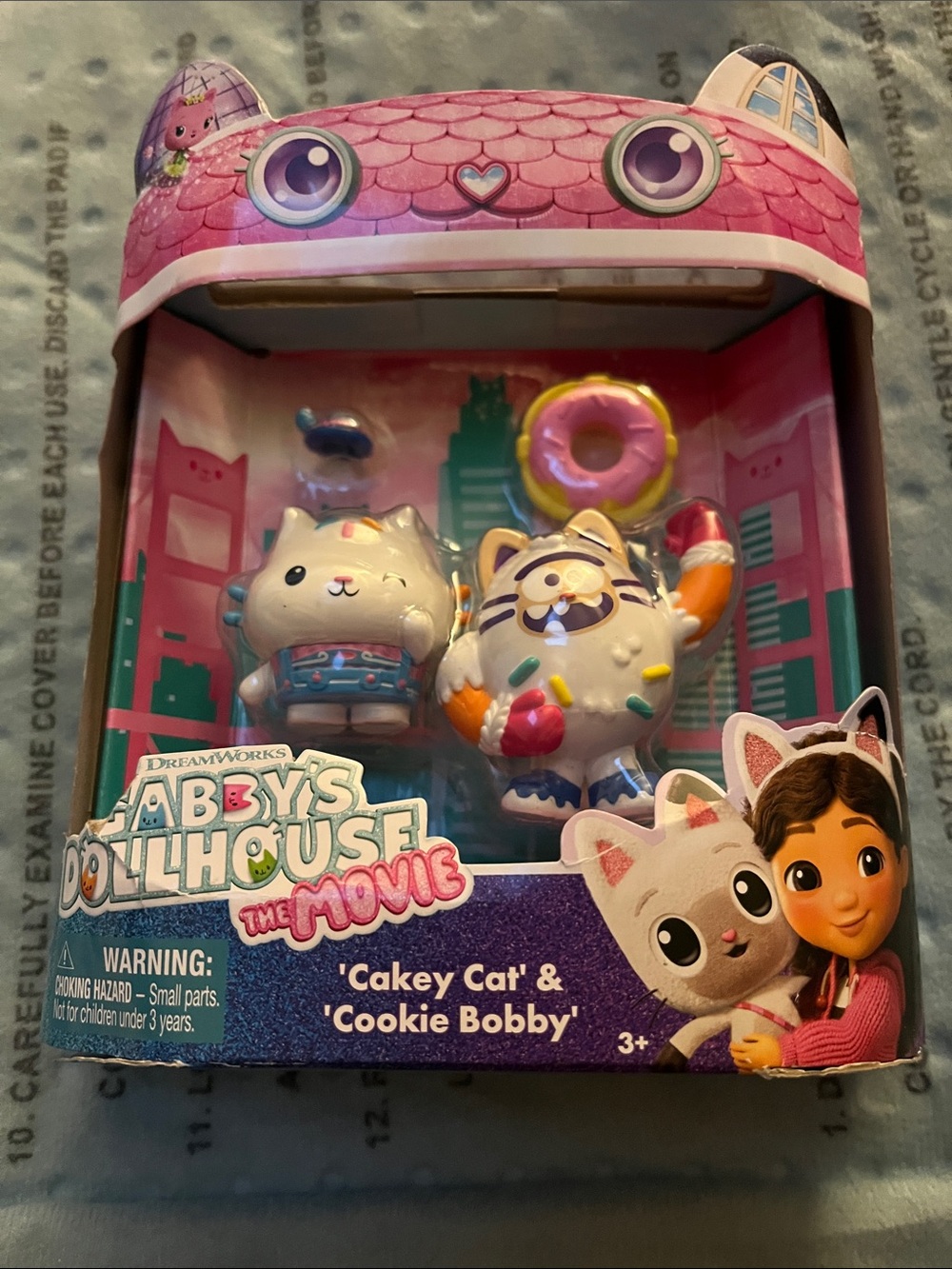 DreamWorks Abby's Dollhouse Cakey Cat & Cookie Bobby Toy Set - Pink, White, Blue